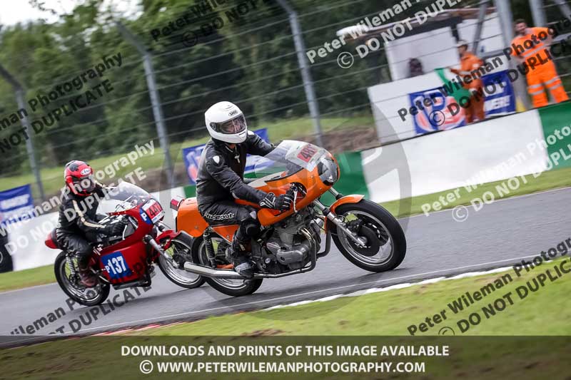 Vintage motorcycle club;eventdigitalimages;mallory park;mallory park trackday photographs;no limits trackdays;peter wileman photography;trackday digital images;trackday photos;vmcc festival 1000 bikes photographs